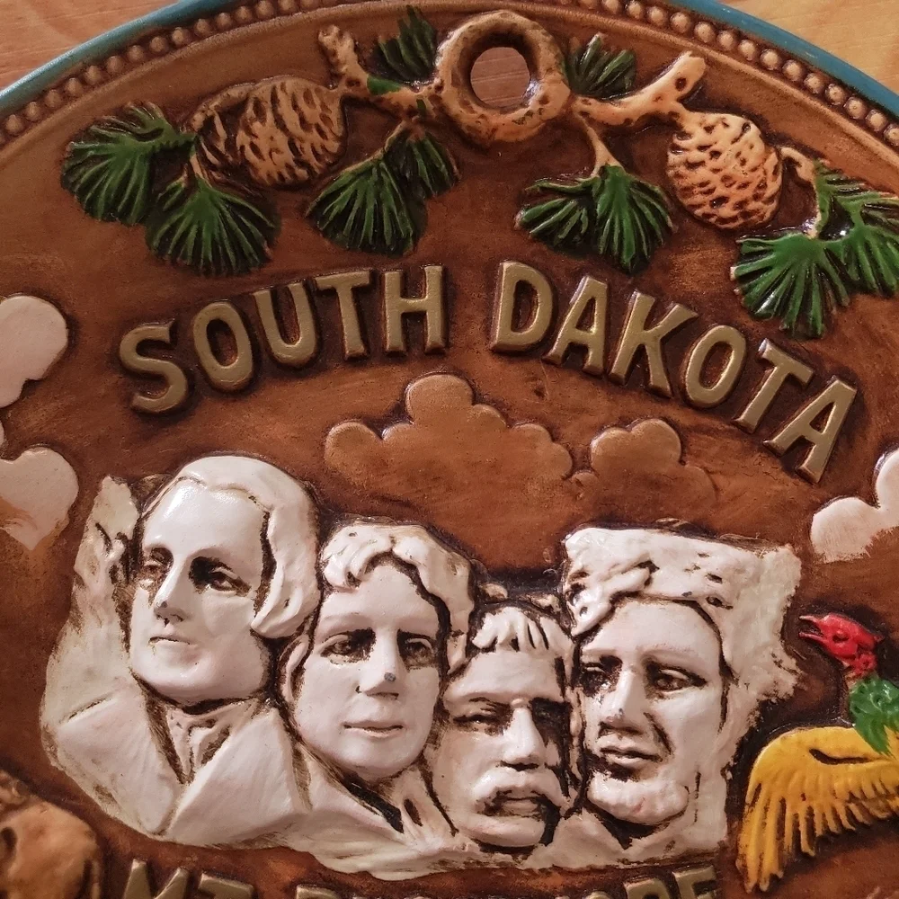 VTG MT. RUSHMORE PLATE SOUTH DAKOTA, Ceramic SOUVENIR WALL PLAQUE/DISH, JAPAN 8